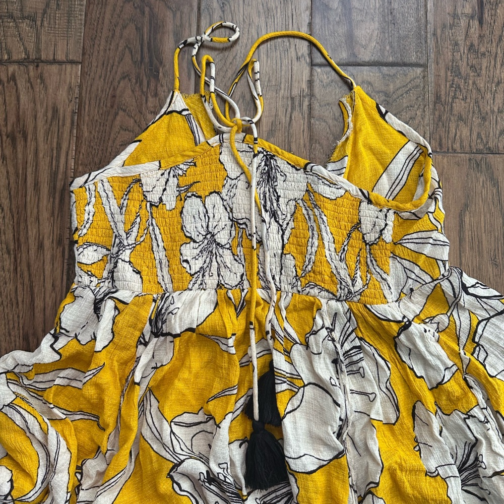 Free People | Say You Love Me Floral Onesie
Yellow floral romper NWT Small - Picture 6 of 8